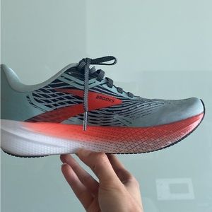 Brooks Hyperion Max - Size 7.5